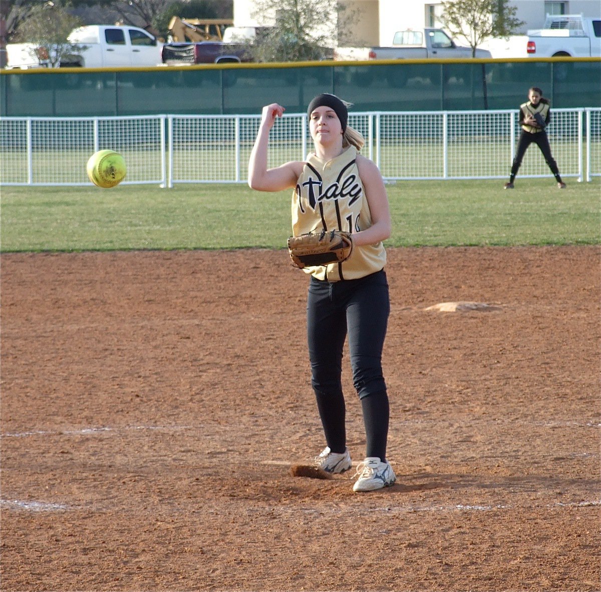 Image: Looks easy — Lady Gladiator pitcher Courtney Westbrook makes it look easy against Arlington Lamar.