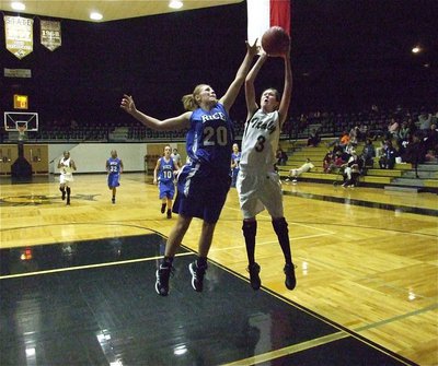 Image: Monster rebound — Italy Lady Gladiator Kaitlyn Rossa(3) rips down a rebound.