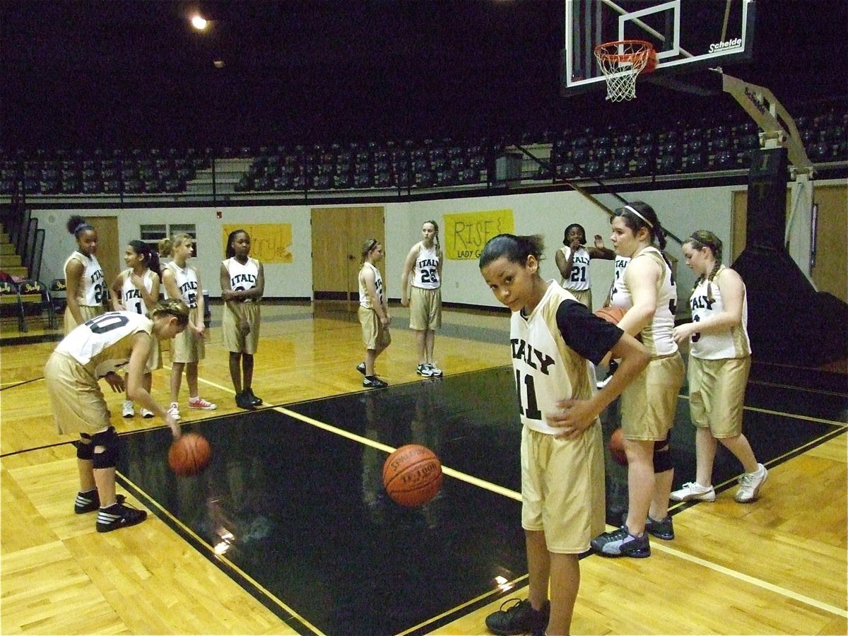 Image: Italy’s 7th grade girls finish season with a win over Hampton Prep — Italy’s 7th grade girls practice free throws before their 29-22 win over Hampton Prep.