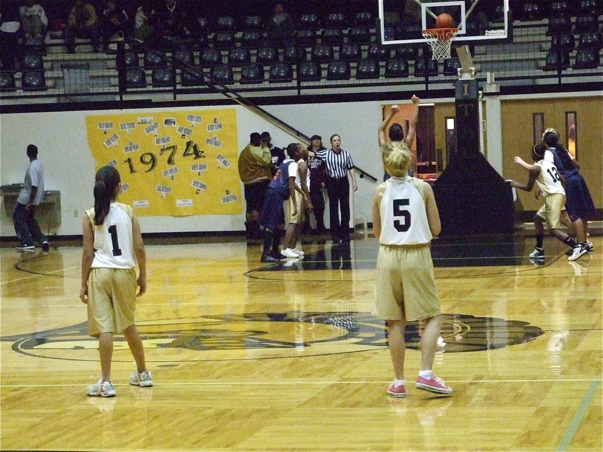 Image: Ready to defend — Ana Luna(1) and Makenzie Davis-Goodwin(5) get ready to play defense.