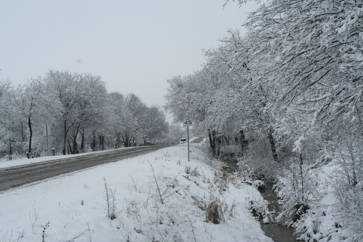 Image: The lonely road — The way to Waxahachie is a very quiet one.