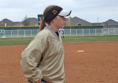 Image: Concerned coach — Italy head coach Jennifer Reeves was forced to deal with several questionable ump calls during the 6th and 7th innings against Palmer.