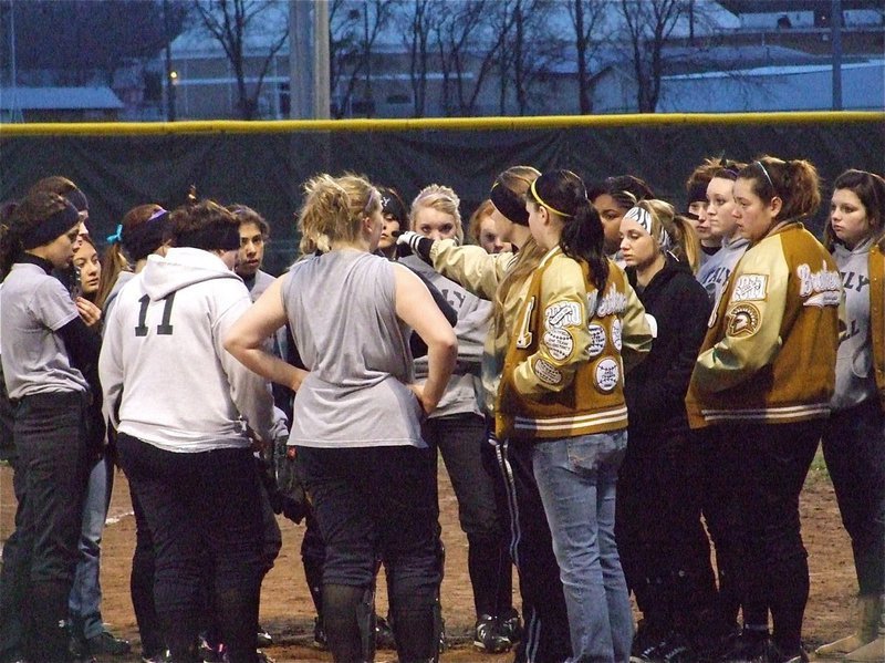 Image: Lady Gladiator softball coach Jennifer Reeves rallies the team — Softball coach Jennifer Reeves gets her young Lady Gladiator squad pointed in the right direction against the McGregor Lady Bulldogs as Italy rallied to tie the match 5-5.