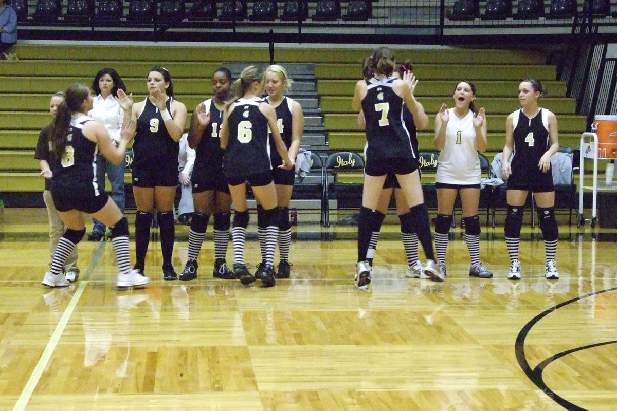 Image: Lady Gladiators — The Lady Gladiators line up for the start.