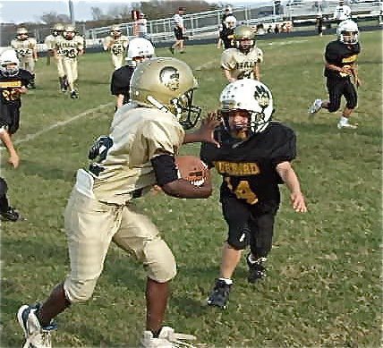 Image: Brooks runs after catch