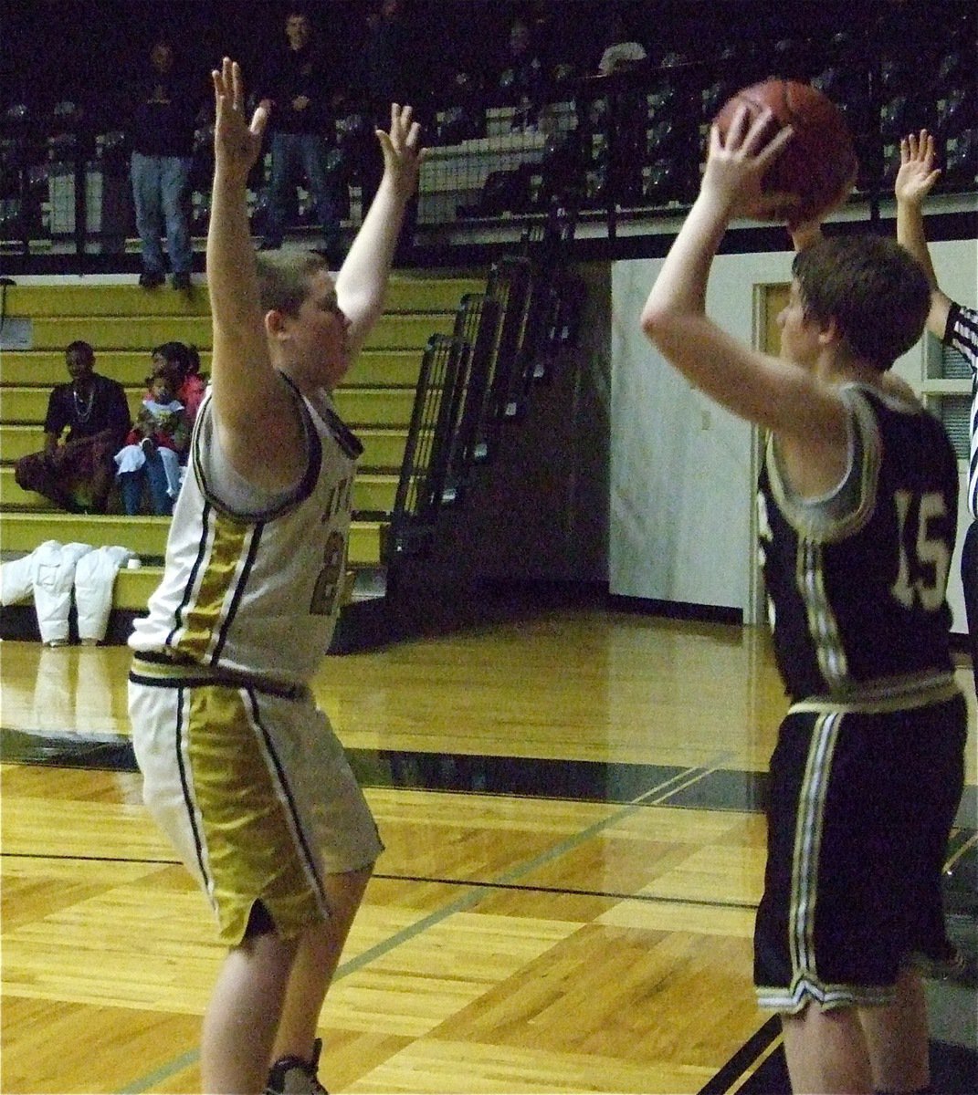 Image: Tristan blocks view — Tristan Smithwick tries to block the view of Palmer’s inbound passer.