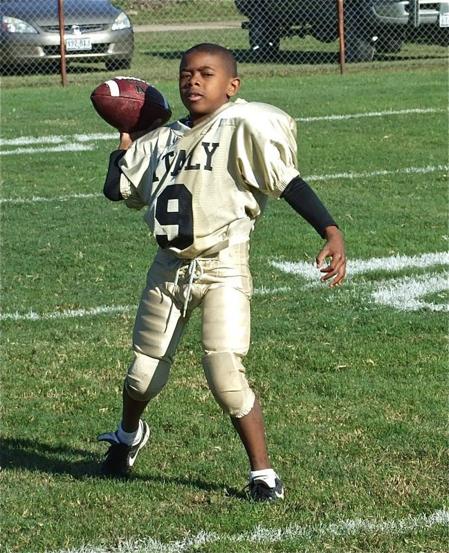 Image: Tyvon Gates — Tyvon gets loose at halftime.