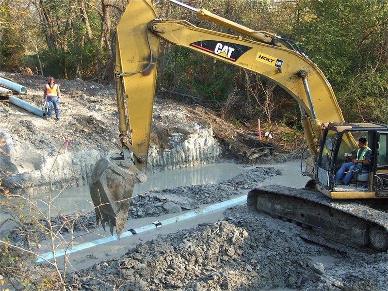 Image: Bridging the gap — Overview of the Couch Street Bridge construction area.