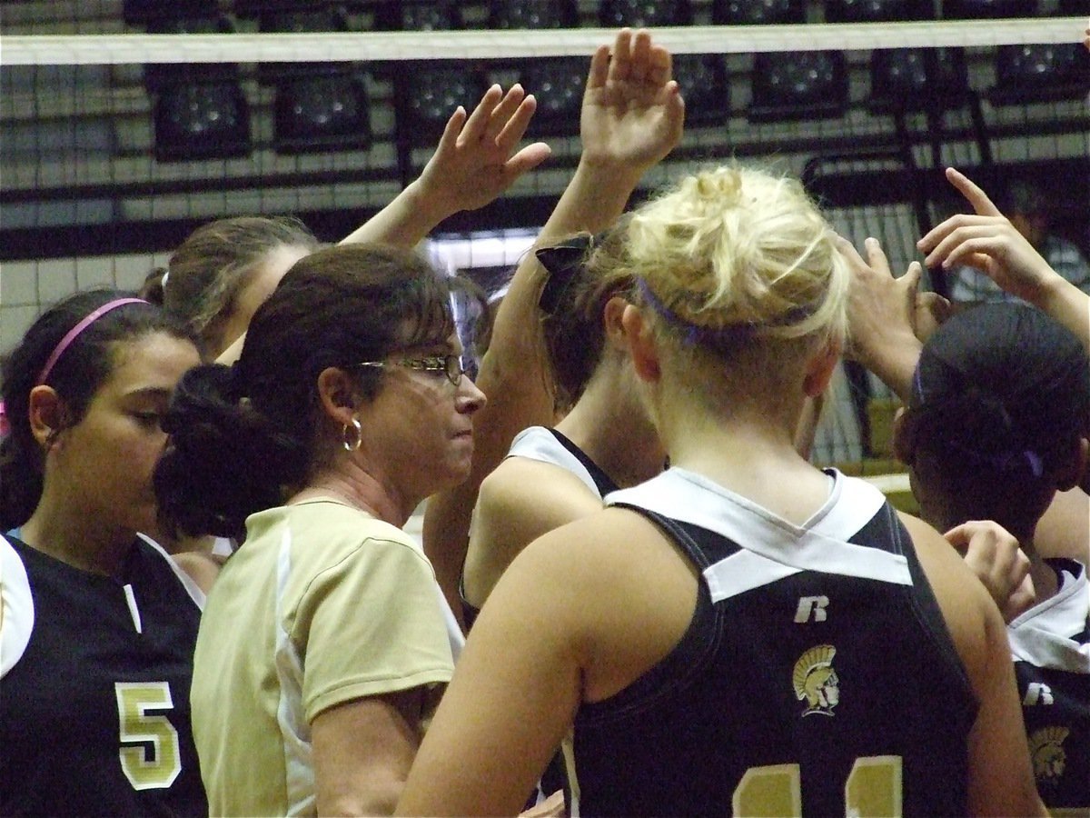 Image: Never give up! — Coach Andrea Windham encourages her Ladies to keep battling.