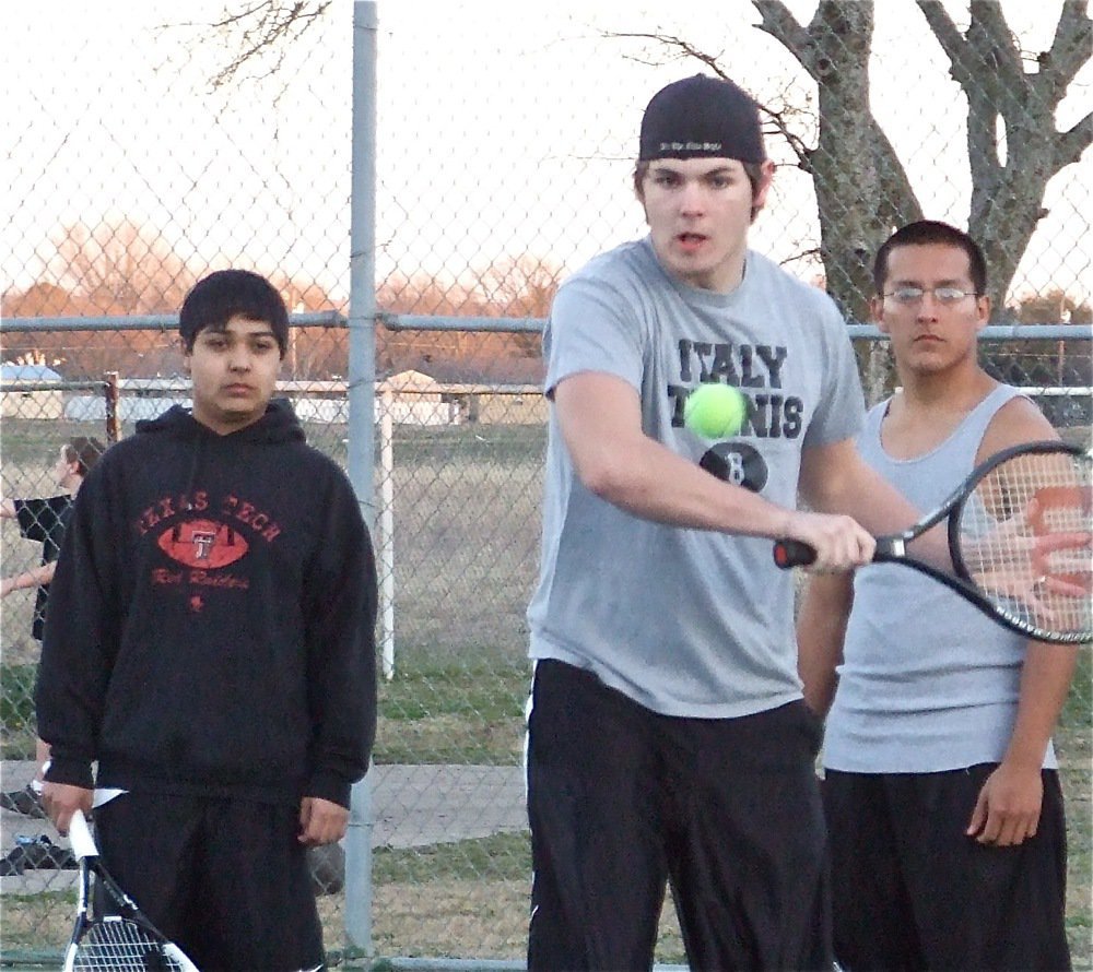 Image: NASHty! — Jonathan Nash keeps his eye on the ball.