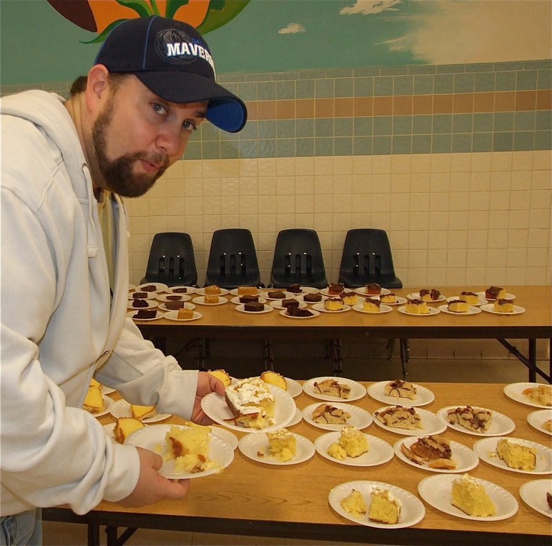 Image: Gotcha! — Italyneotribune.com photographer Barry Byers gets captured taking one dessert too many at the PTO dinner and silent auction.