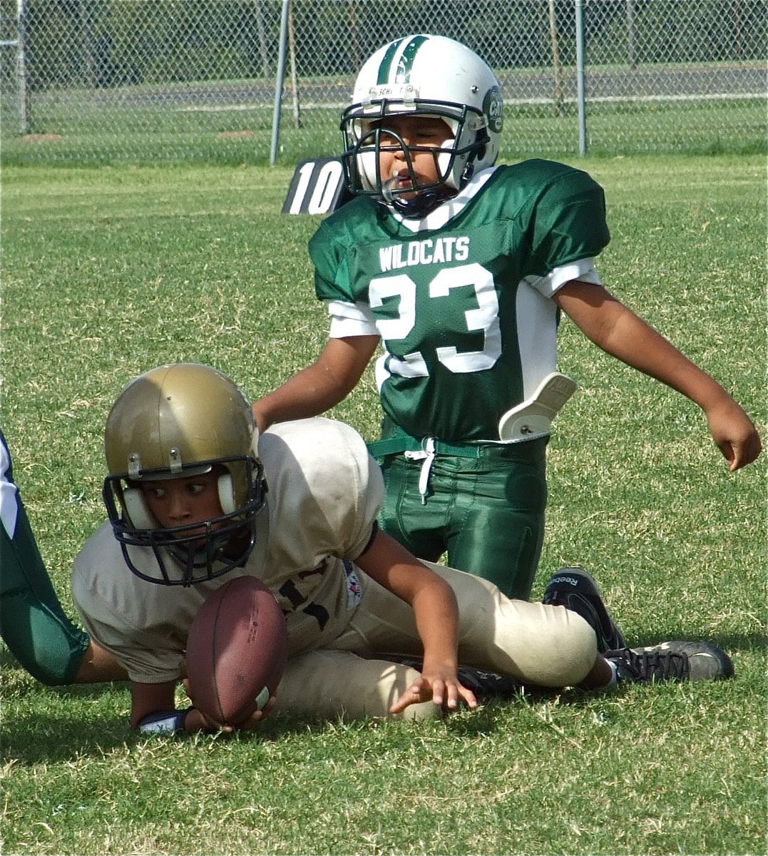 Image: Tylan gets tough yards — Tylan Wallace moves Italy closer to the Wildcat endzone on a quarterback keeper.