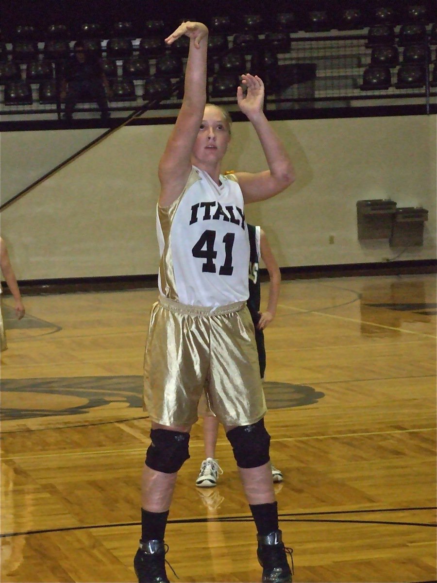 Image: Jaclynn’s got form — Jaclynn Lewis(41) put in her first 2 free throws to give the 7th grade team an early 2-0 lead.