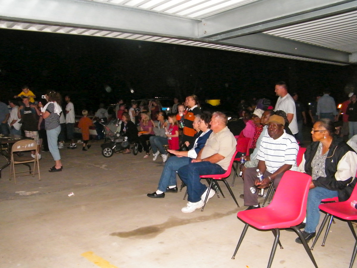 Image: Faithful Milford Citizens — Approximately 350 Milford citizens weathered the storms to support their town.