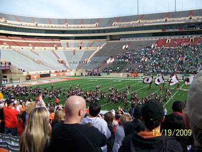 Image: Aledo takes the field — Here come the Aledo Bearcats!