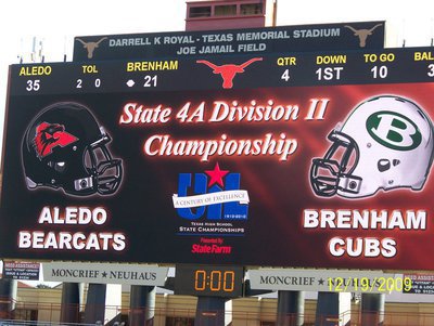Image: The final score — The Aledo Bearcats defeat the Brenham Cubs 35-21 to win the State 4A Division II Championship.