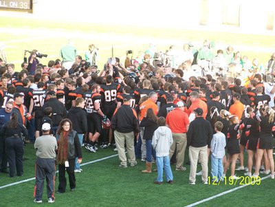 Image: The Bearcats celebrate — Congratulations to Daniel Seay, Aledo Head Coach and Athletic Director Tim Buchanan and the entire Aledo Bearcats family for winning the 4A State Championship.