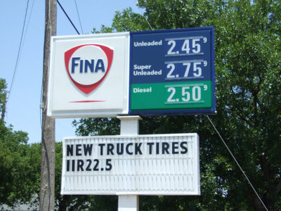 Image: Fina Sign — This is the place to stop for your auto needs.