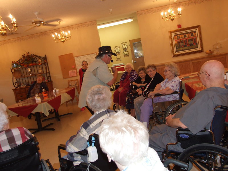 Image: Clyde sings — Clyde sings to the ladies.