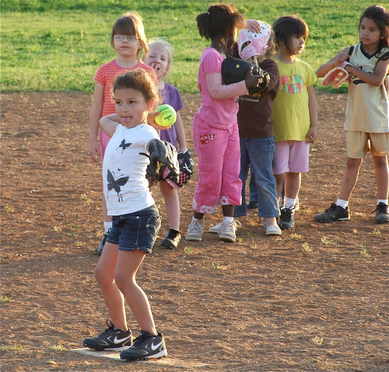 Image: Tykes throwing strikes, T-ballers have talent
