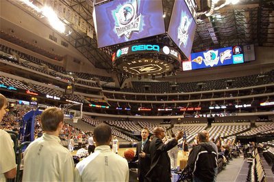 Image: Plenty of airspace — The Gladiators are moments away from stepping onto the Dallas Mavericks runway.