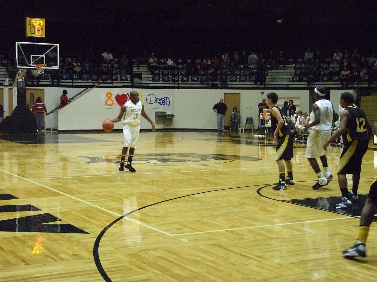 Image: Desmond dribbles — Anderson tries to break the ice by setting up the Italy offense.