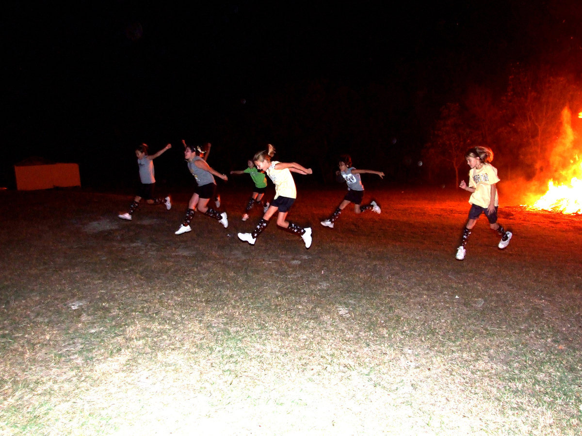 Image: Dancing cheerleaders — 5th and 6th grade IYAA cheerleaders dancing to the beat.