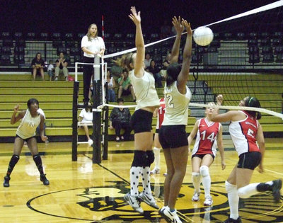 Image: Take the block — Brianna Perry and Chante Birdsong block as Jameeka Copeland (Me Me) looks on.