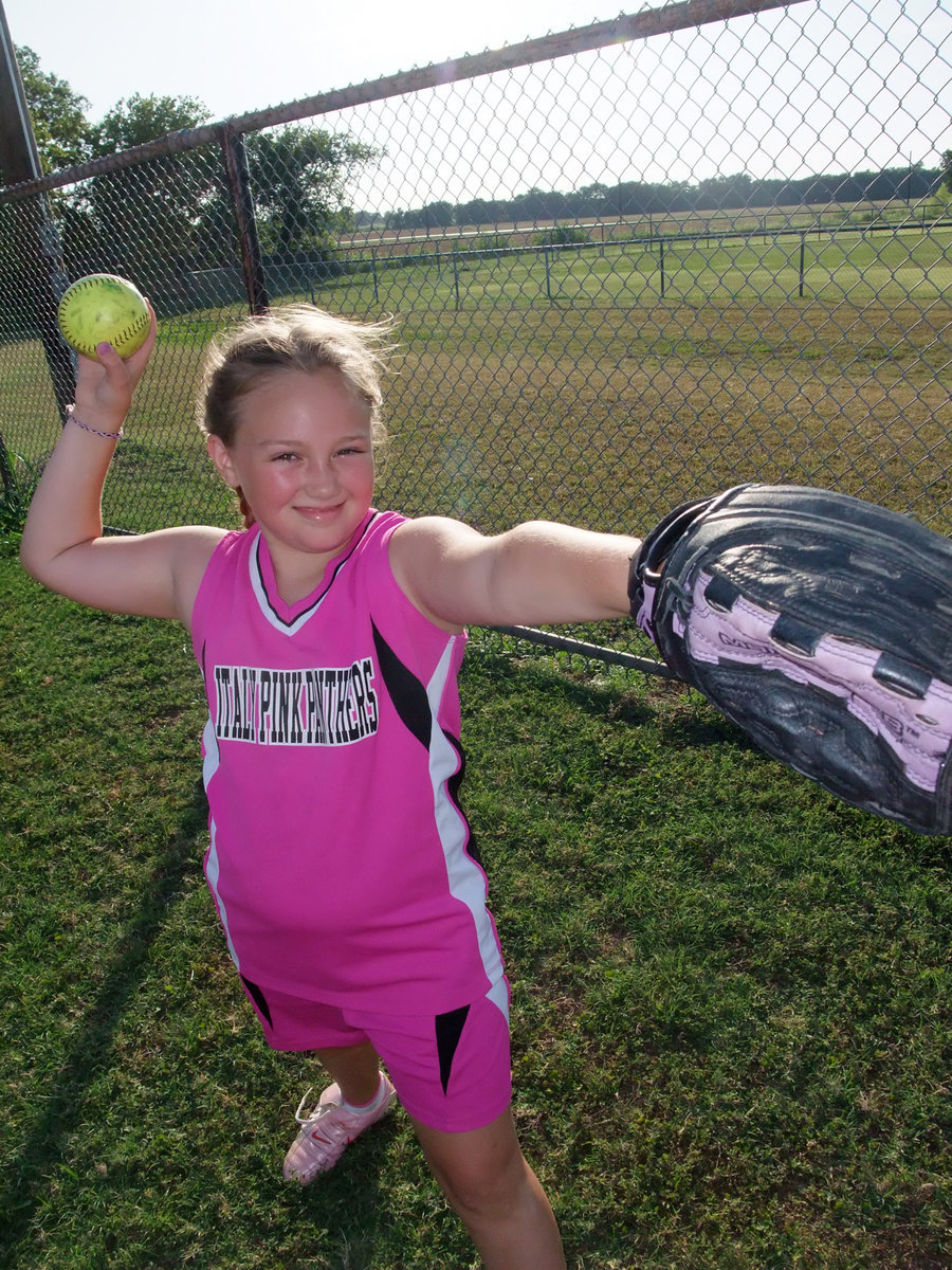 Image: A pink Lady Gladiator — Striking a pose.