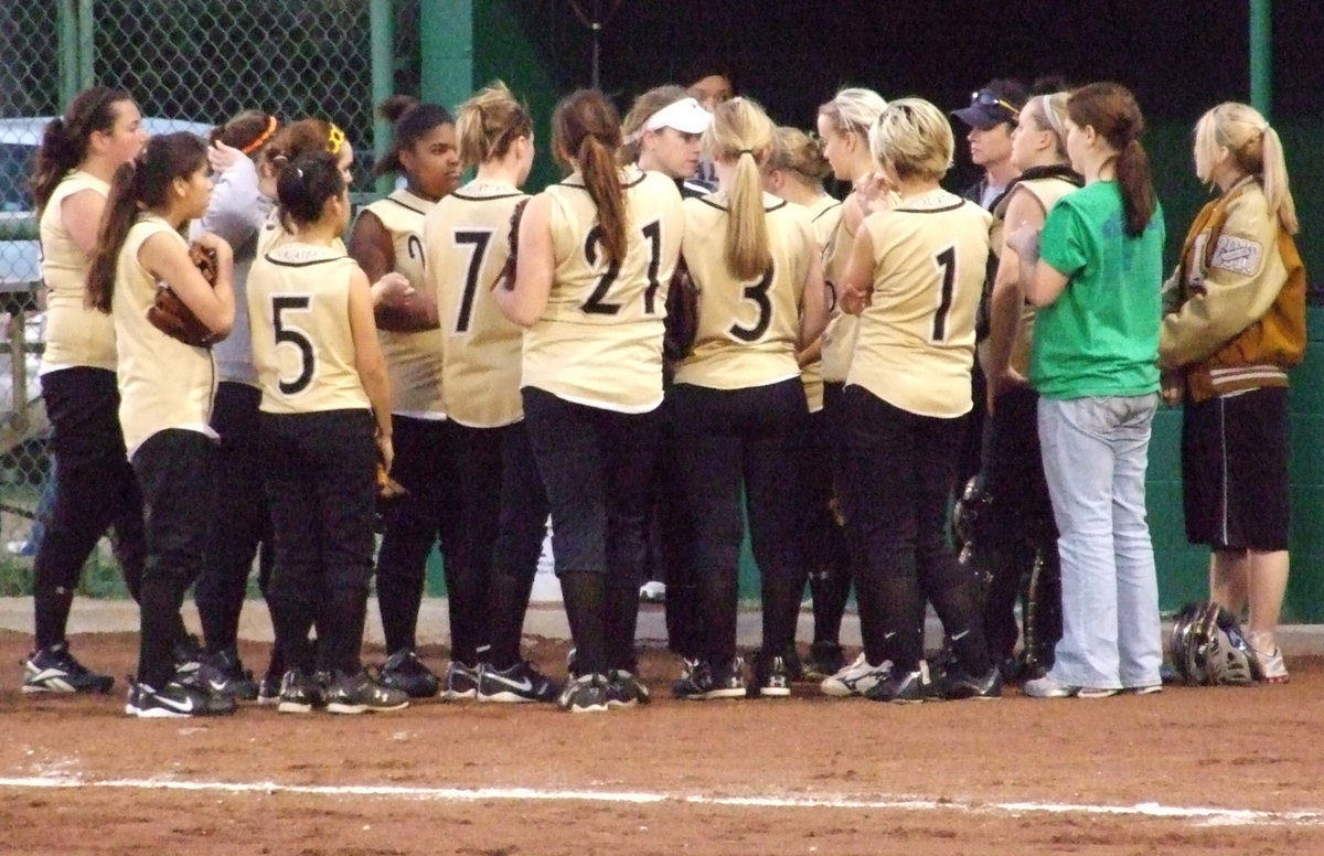 Image: Reeves Rallies — Coach Reeves rallies her girls for the comeback.