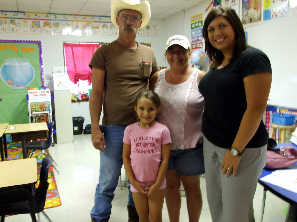 Image: Just met the teacher — TJ, Leigh and Crickett Jones meeting their teacher Mrs. Lowe.