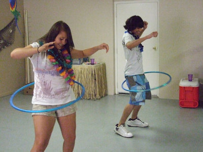 Image: Angelica &amp; Chase — There are only a few people who can actually hoola hoop.