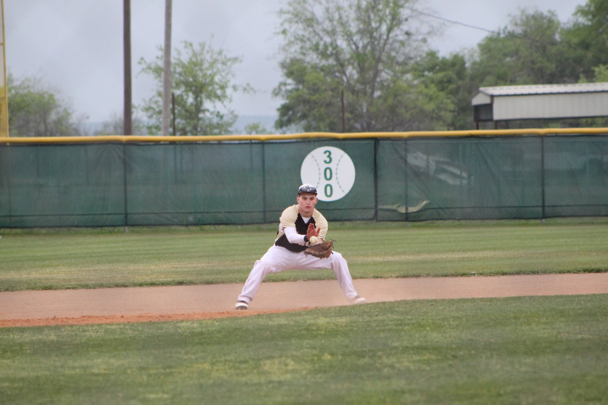 Image: Wilkens is ready — Kyle Wilkens covers 3rd base like a champ.