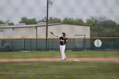 Image: Anderson throws — Jasenio Anderson is the Gladiator shortstop.