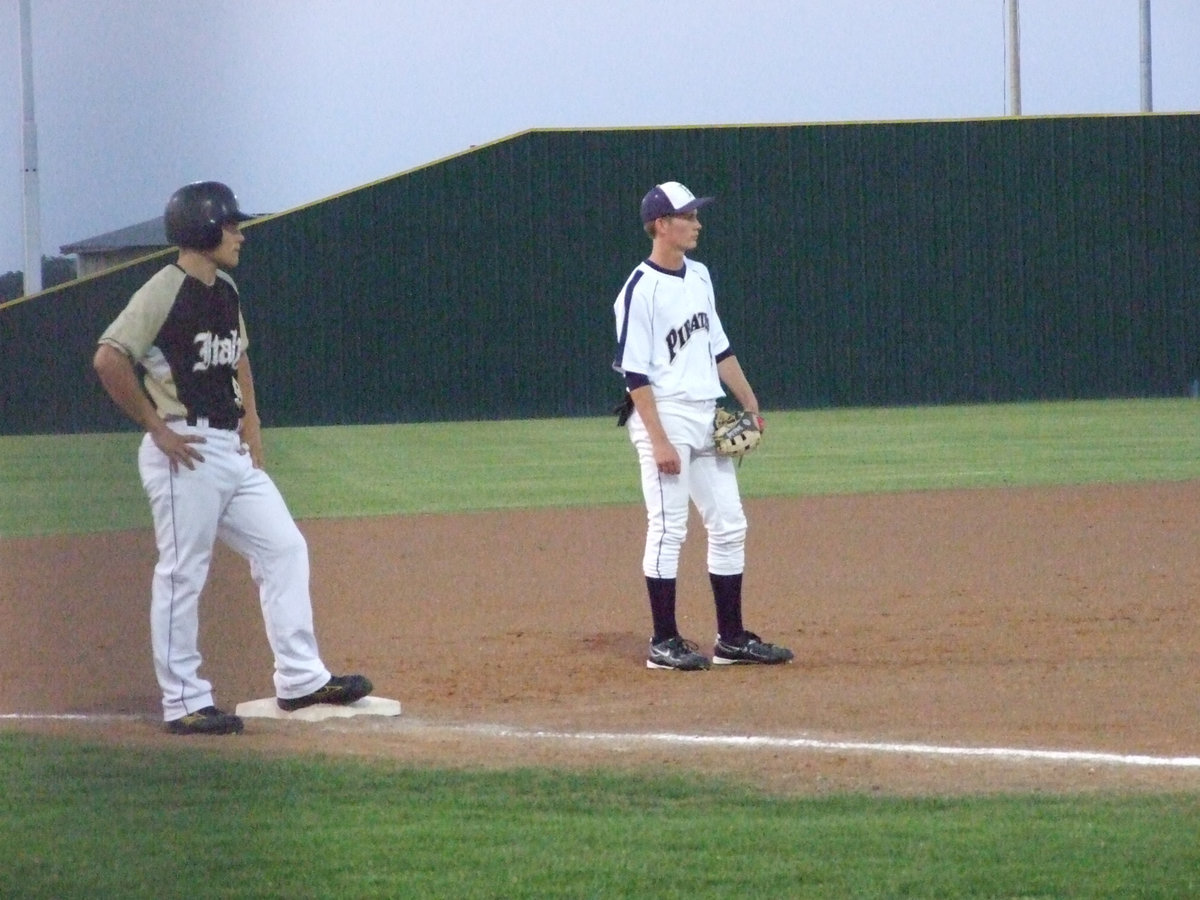 Image: Ethan Simon — Simon waits patiently on third to come home.