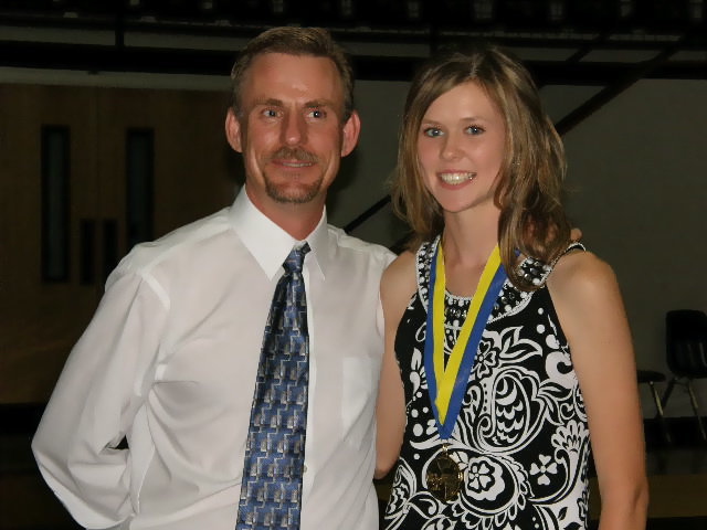 Image: Kaitlyn Rossa medals — After being named basketball’s Newcomer Of The Year and earning multiple medals for running the 1600m and 3200m races on the track, Kaitlyn Rossa has medalled again. Beauty, brains and she’s only a Freshman.