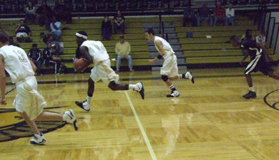Image: Wait up! — Dallas Faith players just couldn’t keep up with the running Gladiators attack.