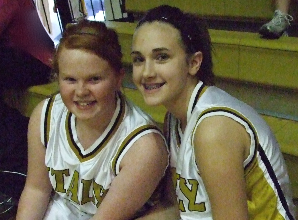 Image: Katie and Brianna — Italy’s Katie Byers and Brianna Perry are all smiles before their game against Itasca.