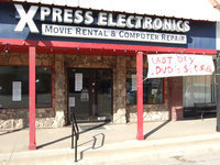 Image: Express Electronics — Opened in July 2008 and now is closing in January 2009.