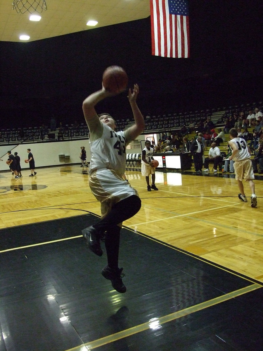 Image: Roldan hoops — Kevin Roldan shows off his fancy footwork before the game against Itasca.