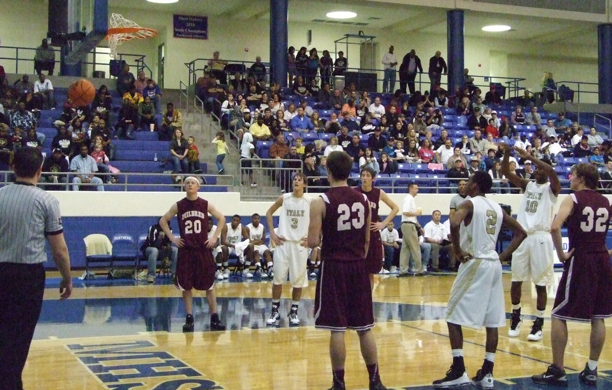 Image: Swish shot — Devonta Simmons swishes two free-throws in the fourth-quarter.