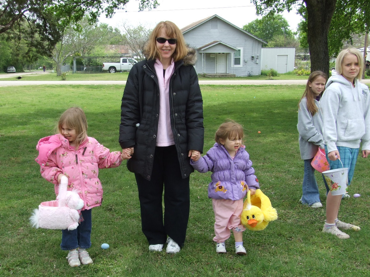 Image: Happy Egg Hunters