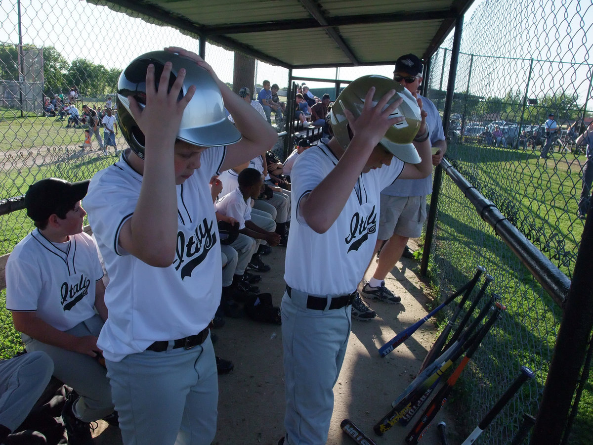 Image: Gearing up — Italy’s hitting machines get geared up.