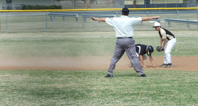 Image: A safe Yellow Jacket — Reid Jacinto covers 2nd but this Meridian player beats him to the bag.