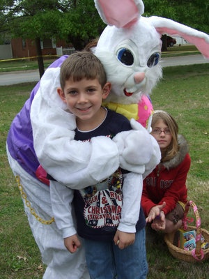 Image: More Easter Bunny Hugs