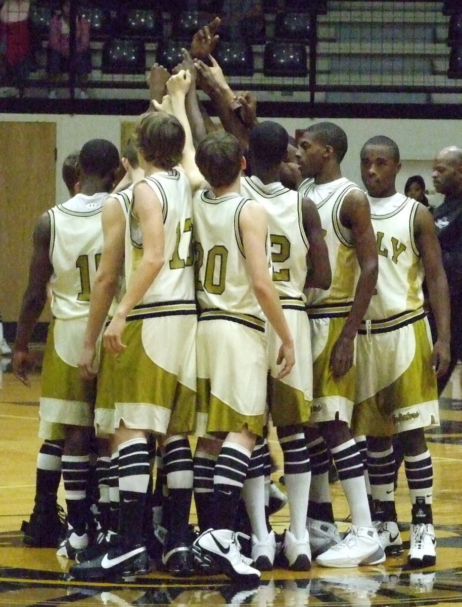 Image: Old Gold returns — IHS Varsity Gladiators donned the old uniforms for the alumni Throwback Night.  They have the “right stuff”.