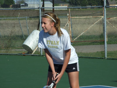 Image: Lexie looks ready — Lexie is poised for a victory against Hubbard.