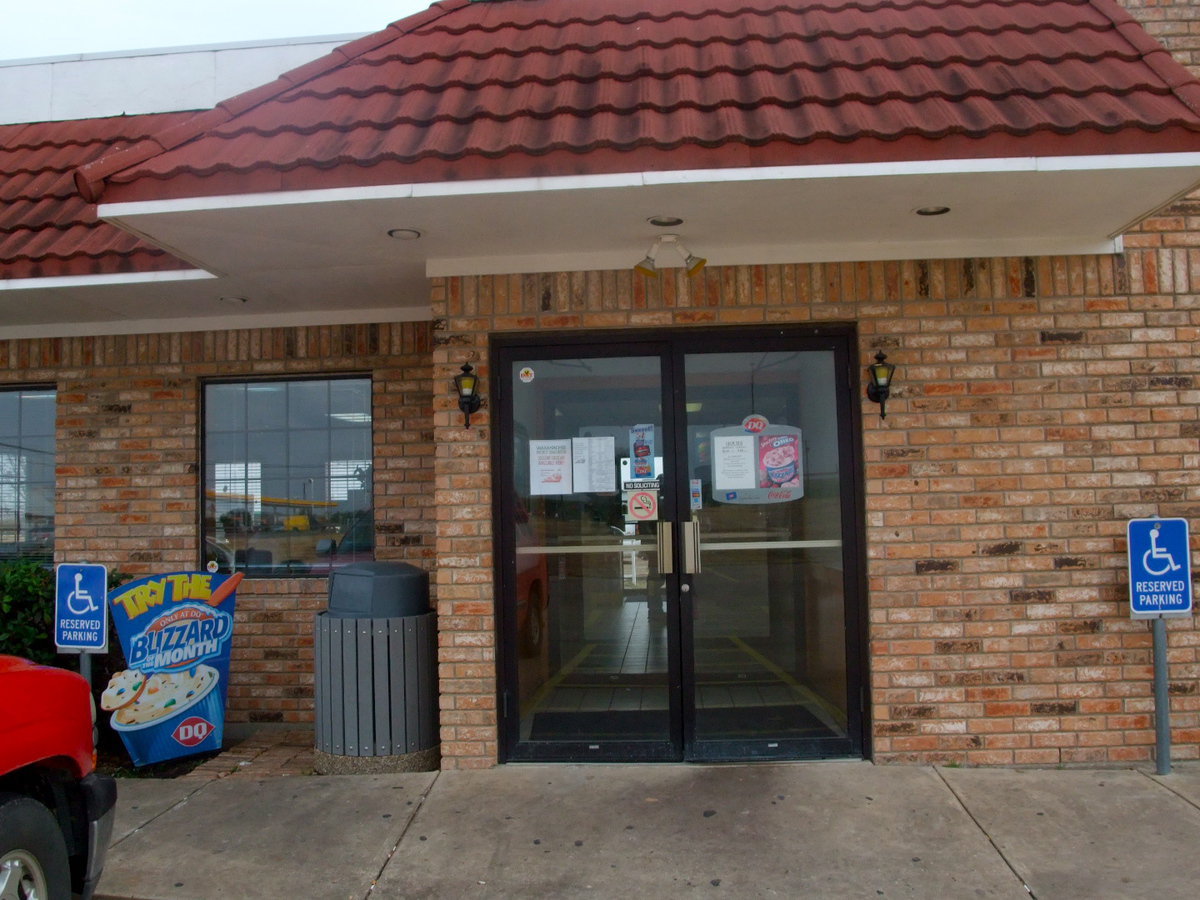 Image: No more blizzards — For over forty years there has been a Dairy Queen in Italy, TX.