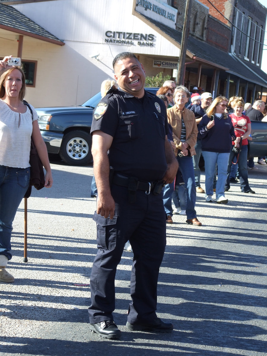 Image: Happy to help — Italy Police helped the parade go smoothly.