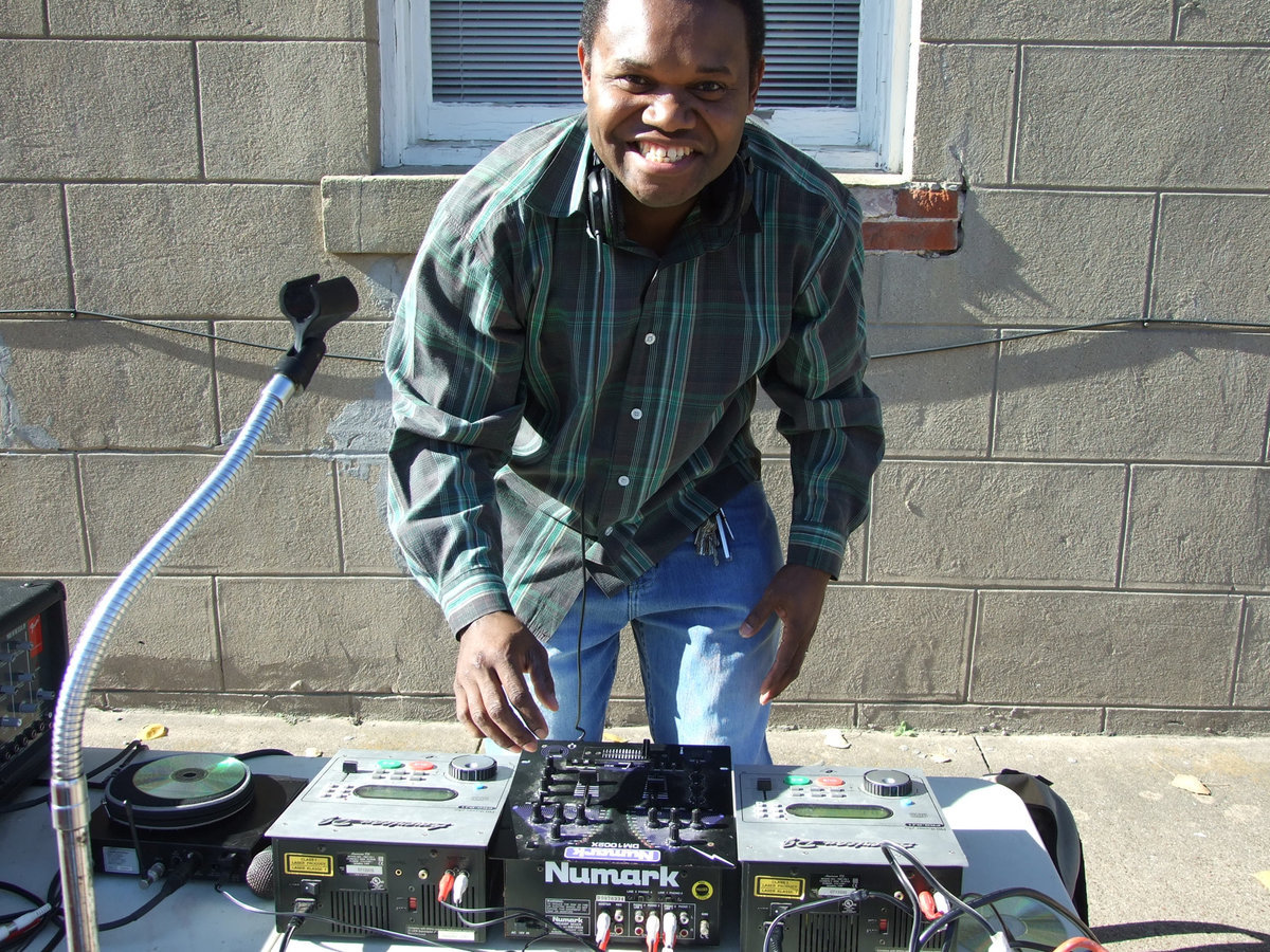 Image: MC Bryant — Bryant Cockran emceed the whole parade and helped give a spark to the festival.